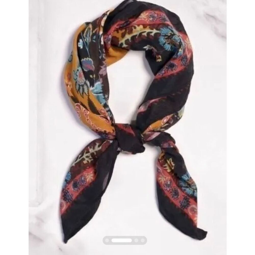NEW VISMAYA Rhapsody Scarf - Picture 2 of 4